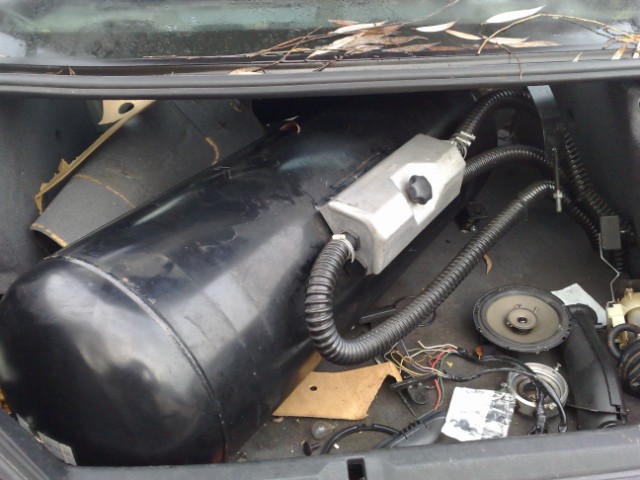 04122009010 [640x480].jpg
