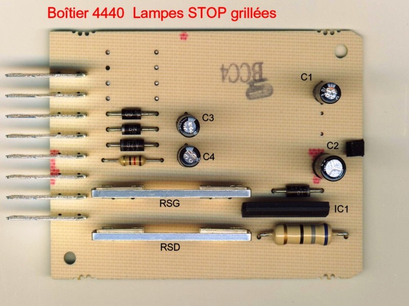 Indicateur Lampes STOP grillées 04.jpg